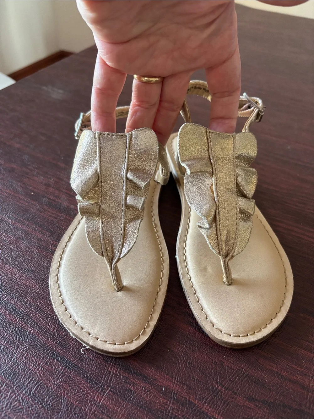 Cat & Jack Girls Gold Leaf T-Strap Sandals